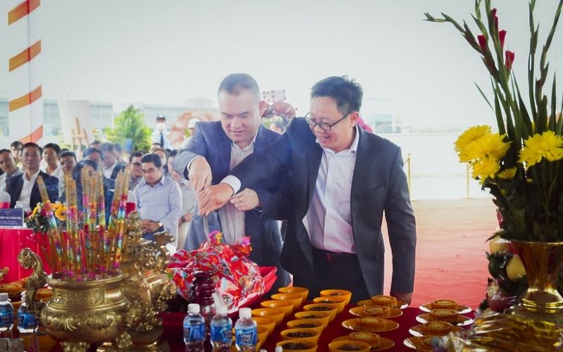 Xem ngày tốt giúp nam Canh Thân khai trương thuận lợi hanh thông